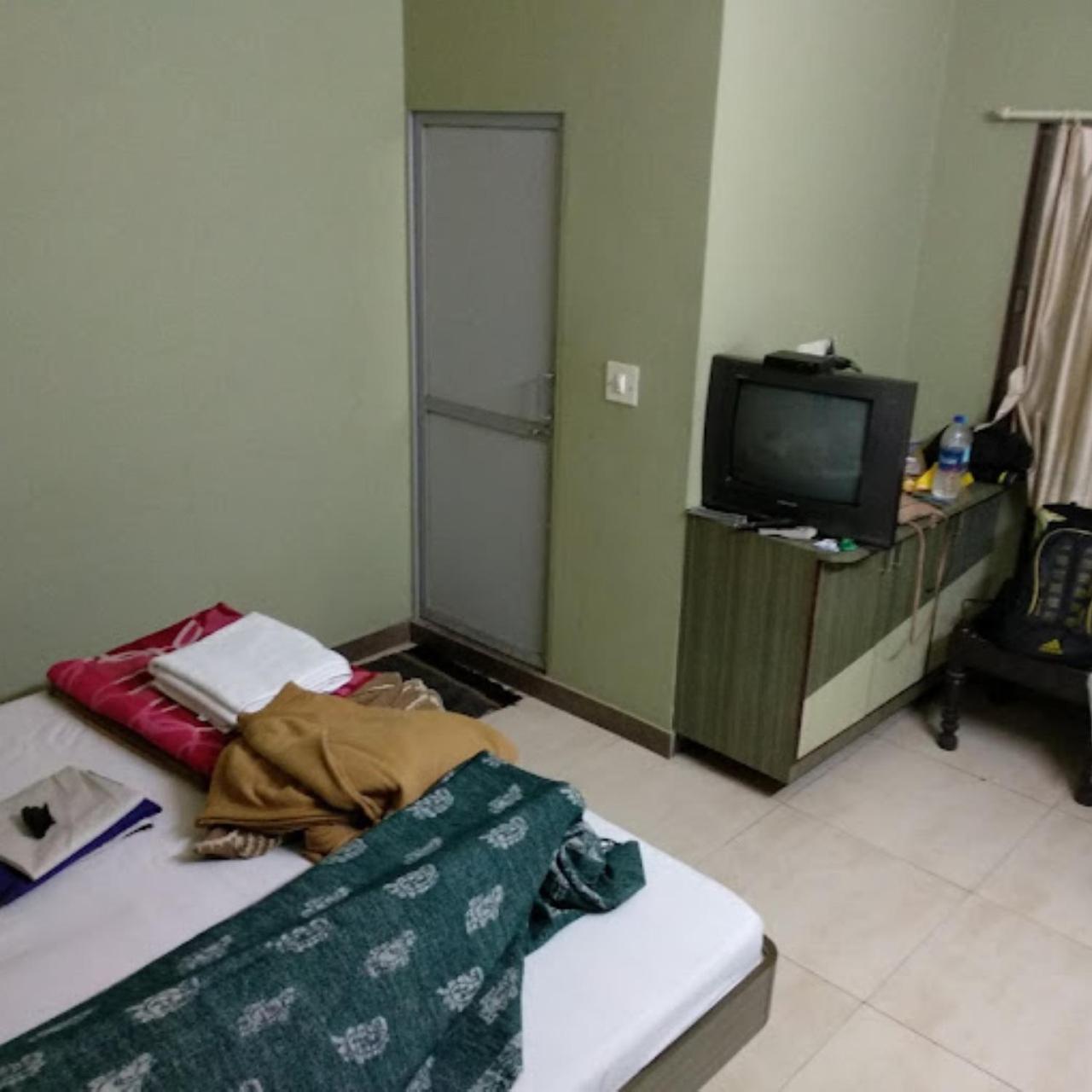 Hotel Anjali Palace Bhuj Bagian luar foto
