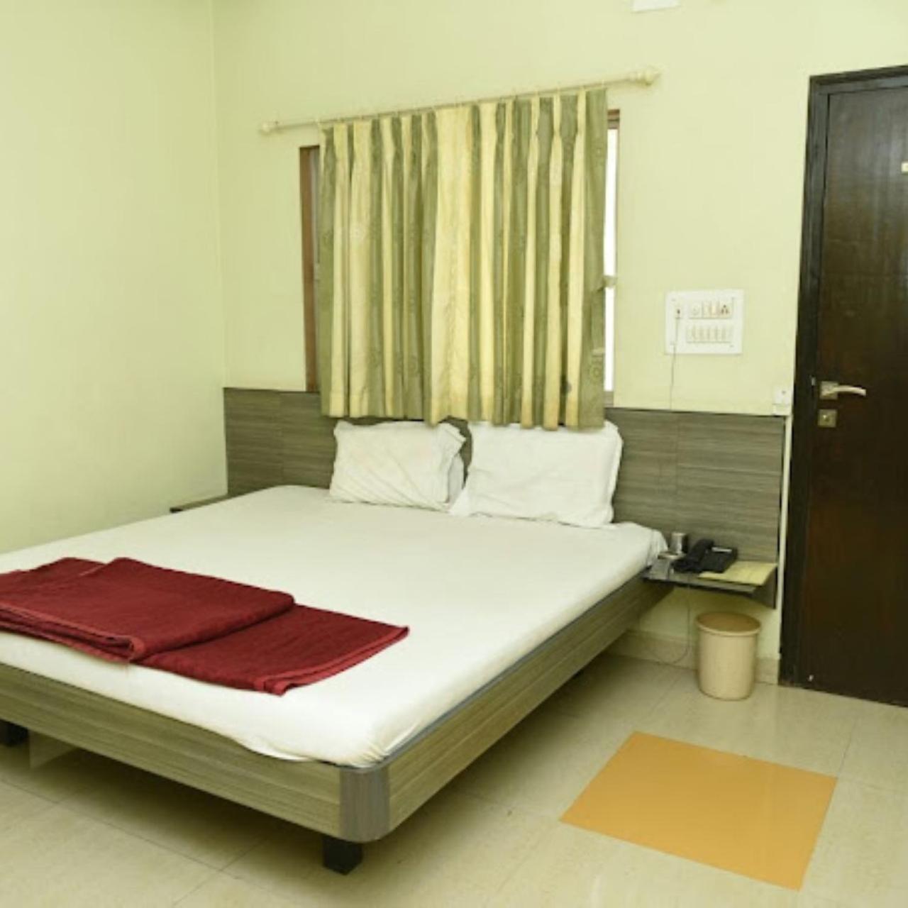 Hotel Anjali Palace Bhuj Bagian luar foto